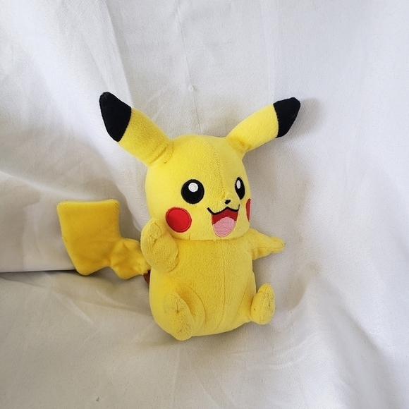 Pokemon Pikachu Stuffed Animal Plush Toy Tomy 8-Inch Year 2017 Yellow Brown - Picture 3 of 10